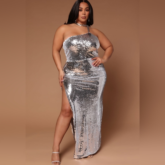 Fashion Nova Dresses & Skirts - 𝅺Fashion nova chain sequins dress